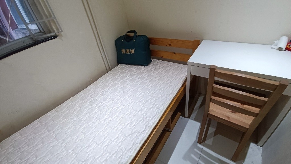 Prince Edward Coliving Space for rent 利盛大廈(共居空間)出租 share kitchen Toilet  - Prince Edward - Bedroom - Homates Hong Kong