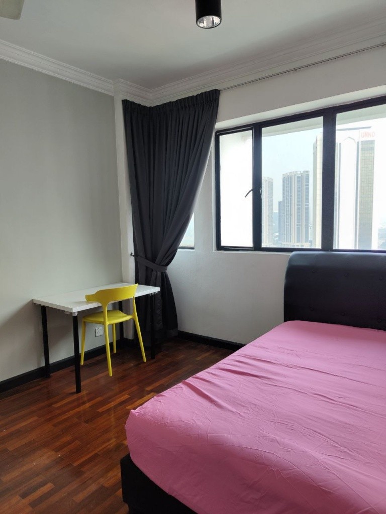 [Actual Room]  Discover Kuala Lumpur with Ease 🙏 Only 2 Min Walk To LRT- 3 Station To LRT Masjid Jamek 🕌 - Wilayah Persekutuan Kuala Lumpur - Bedroom - Homates Malaysia