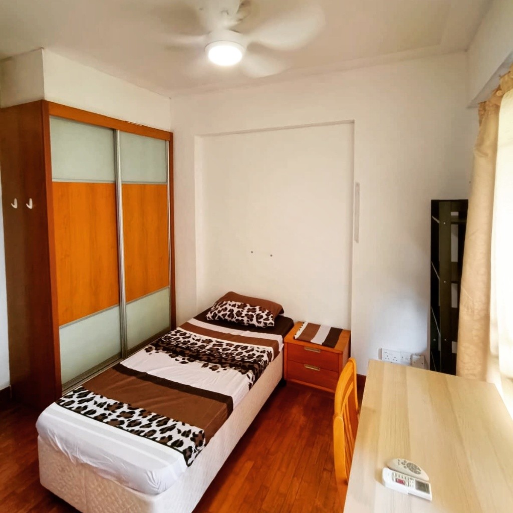 Chinese garden MRT /Boon Lay / Jurong - Common Room - Available - Boon Lay - Flat - Homates Singapore