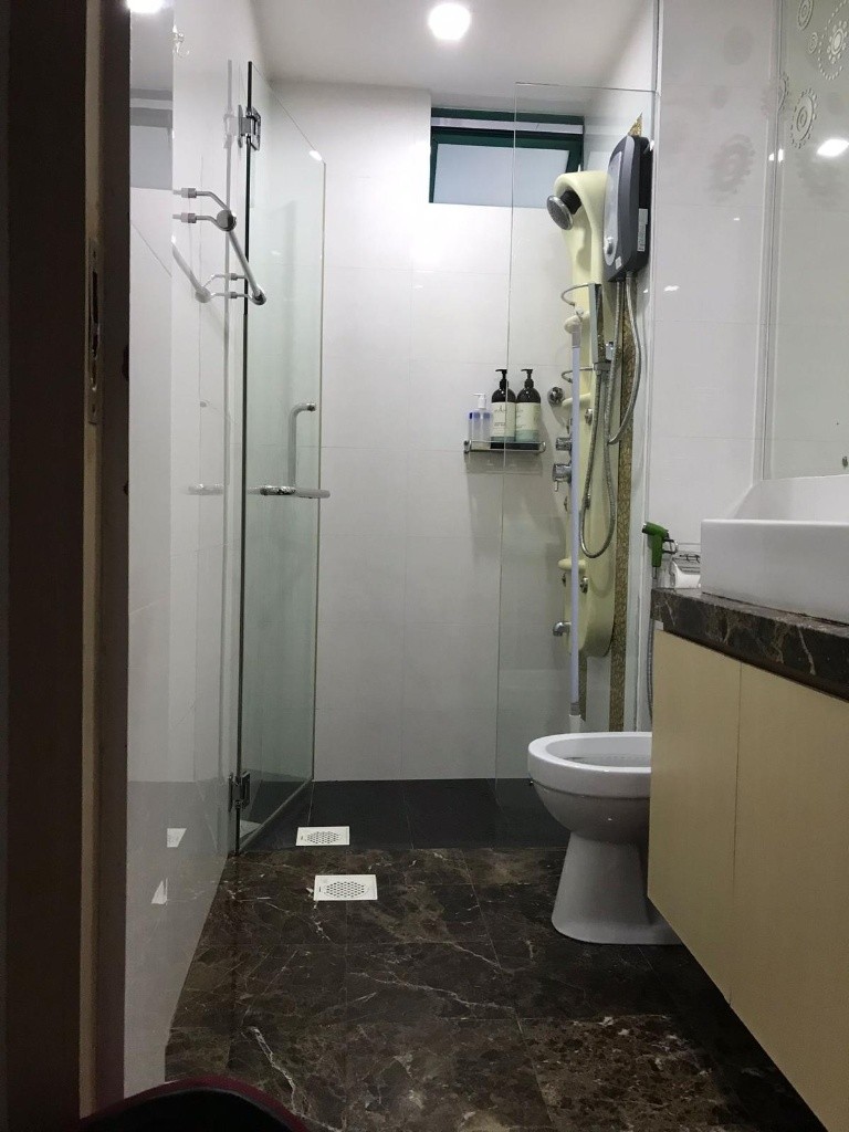 Common Room. Bright &amp; Conducive environment. Walk to MRT &amp; amenities - Kovan 高文 - 分租房间 - Homates 新加坡
