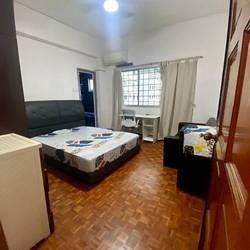 Available Apr 3- Master bedroom/1or 2 person stay/No Owner Staying/No Agent Fee/Private Bathroom/Cooking allowed/Near Somerset MRT/Newton MRT/Dhoby Ghaut MRT - Orchard - Bedroom - Homates Singapore