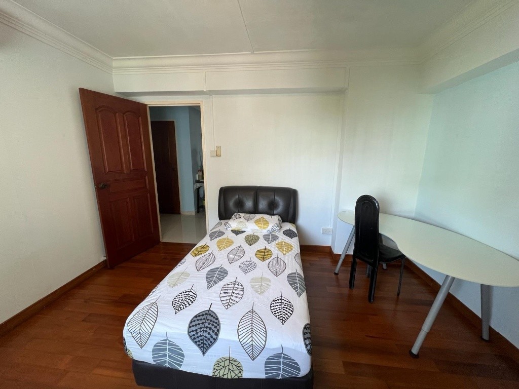 Available Immediate/ 2 units of common bedroom for rent! Amenities and eateries are nearby - Pasir Ris - Bedroom - Homates Singapore