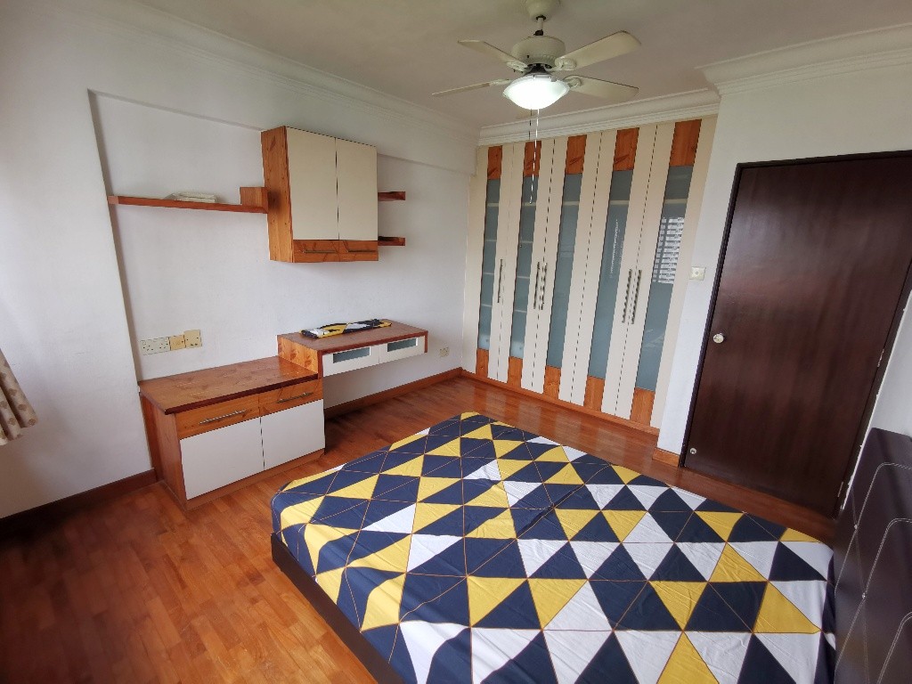 Available 4 May/Common Room/1 or 2 person stay/Shared bathroom/WIFI/  Air-con/no Owner Staying /No Agent Fee/Cooking allowed/Near Braddell MRT/Marymount MRT/Caldecott MRT - Marymount - Bedroom - Homates Singapore