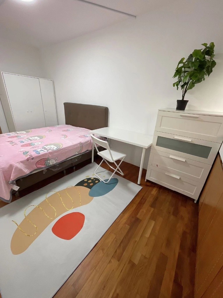 PINE GROVE CONDO ROOM FOR RENT - Clementi - Bedroom - Homates Singapore