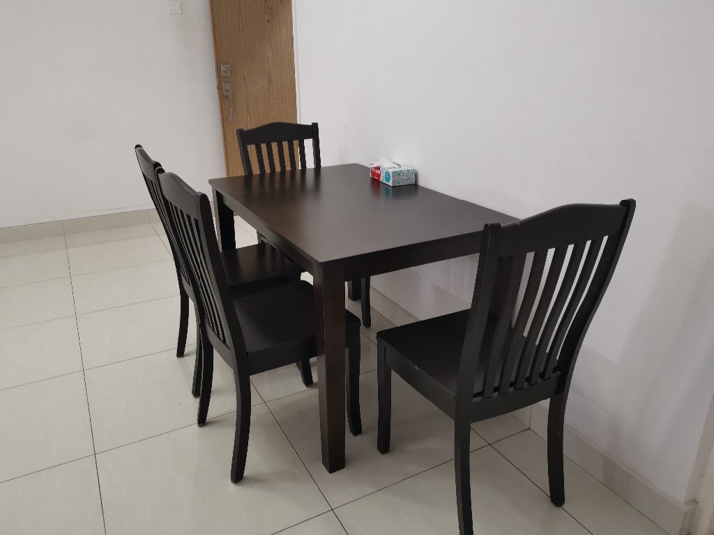 Available 02Jun / Long Term Rental / For 1 or 2 person stay/ Include utilities**No Owner staying** Fully Furnished Room with bed, wardrobe, air-con, fan, table, chair Wifi / 2 Shared Bathroom / Kitche - Homates 新加坡