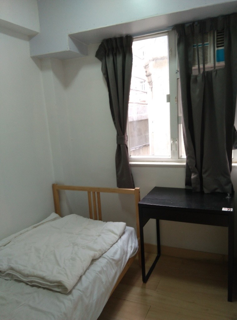 Sai Ying Pun Shared Flat  - Designated for internship, students, young professionals from overseas - Western District - Bedroom - Homates Hong Kong