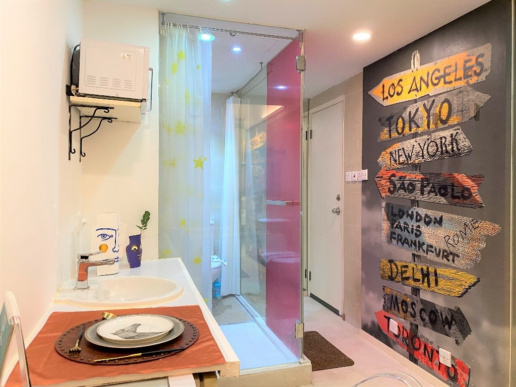 Wan Chai (near Times Square) Serviced Studio with private bathroom + once a week maid service - Wan Chai - Studio - Homates Hong Kong