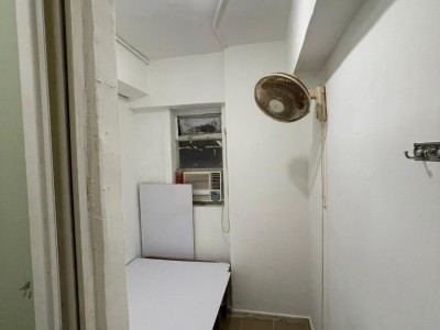 鄰近旺角地鐵站 適合單身人士 有大閘有保安 - 奶路臣街1號 源發大廈 