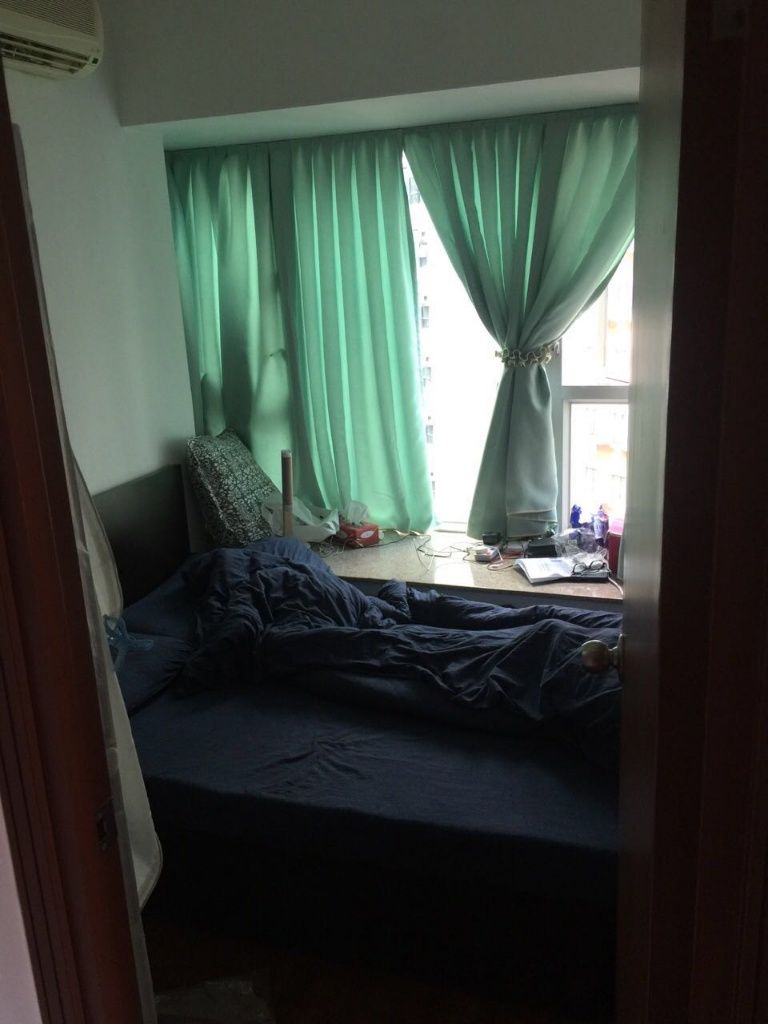 $6500 Paradise Square, single room, big balcony (No.3 Kwong Wa Street, Mongkok) girls only限女生。近旺角东地铁站，百利达广场两室一厅有阳台-大房。（有家具）可拎包即刻起租 - Mong Kok/Yau Ma Tei - Bedroom - Homates Hong Kong