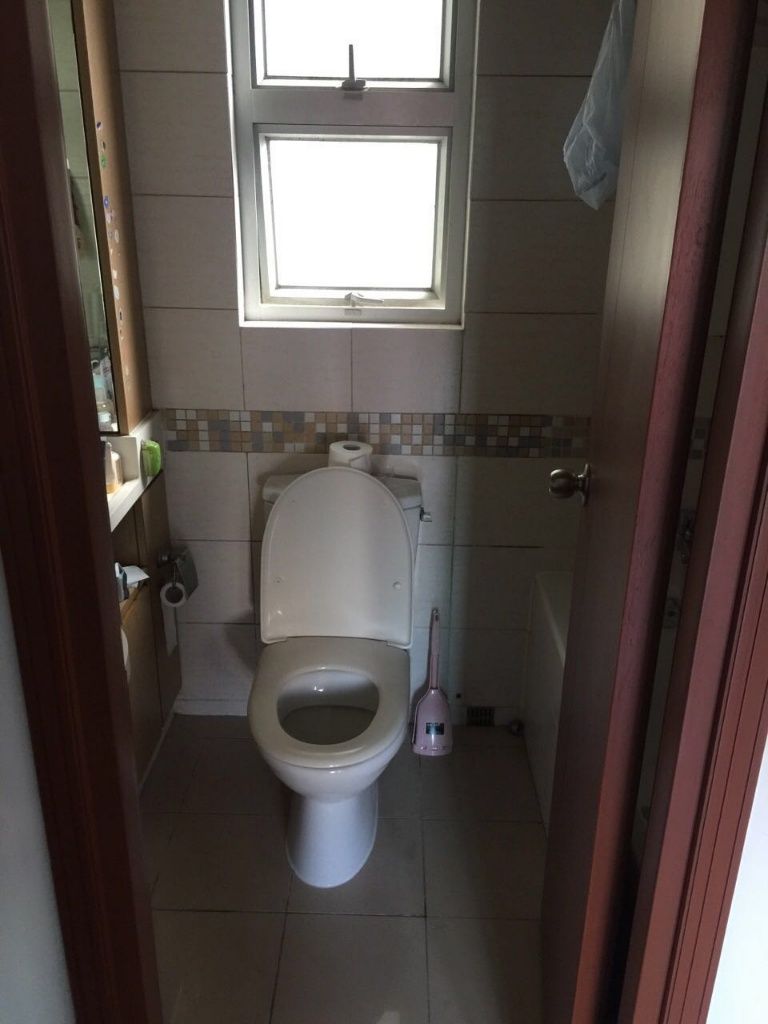 $6500 Paradise Square, single room, big balcony (No.3 Kwong Wa Street, Mongkok) girls only限女生。近旺角东地铁站，百利达广场两室一厅有阳台-大房。（有家具）可拎包即刻起租 - Mong Kok/Yau Ma Tei - Bedroom - Homates Hong Kong
