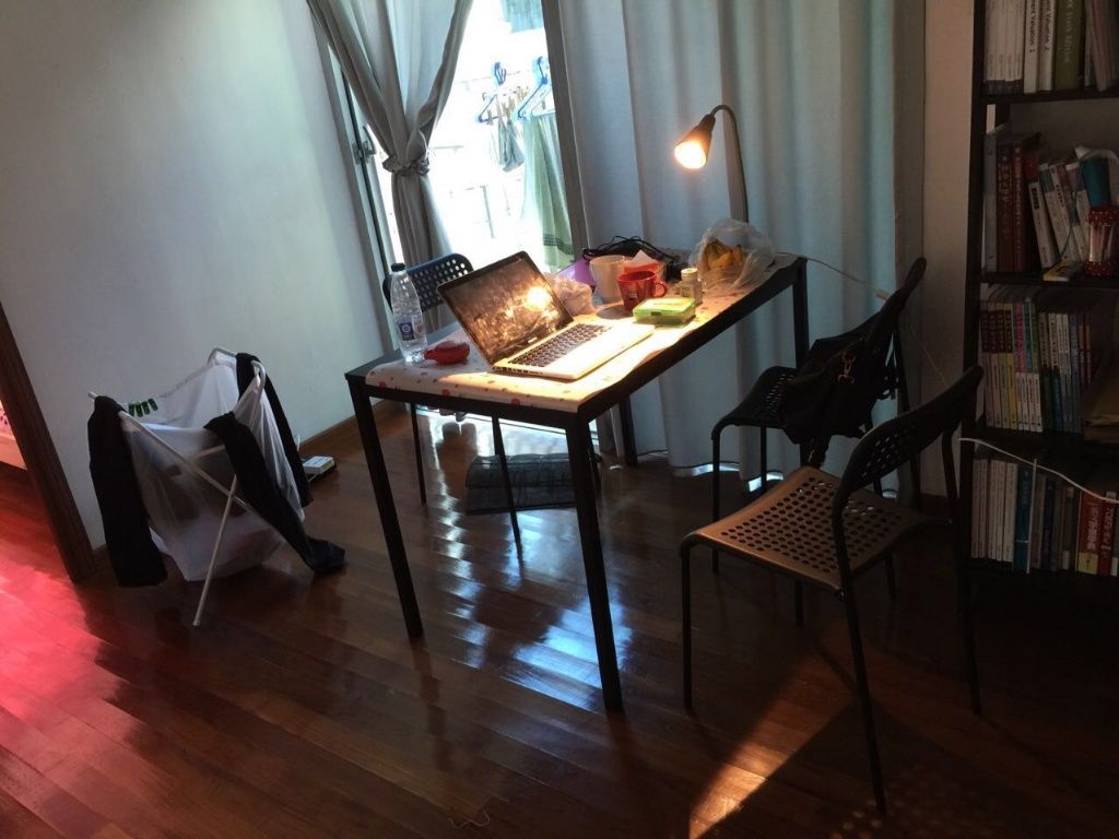 $6500 Paradise Square, single room, big balcony (No.3 Kwong Wa Street, Mongkok) girls only限女生。近旺角东地铁站，百利达广场两室一厅有阳台-大房。（有家具）可拎包即刻起租 - Mong Kok/Yau Ma Tei - Bedroom - Homates Hong Kong