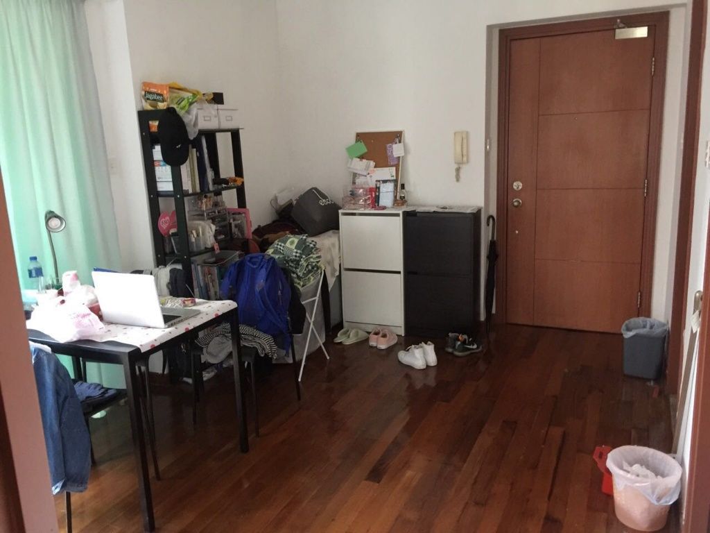 $6500 Paradise Square, single room, big balcony (No.3 Kwong Wa Street, Mongkok) girls only限女生。近旺角东地铁站，百利达广场两室一厅有阳台-大房。（有家具）可拎包即刻起租 - Mong Kok/Yau Ma Tei - Bedroom - Homates Hong Kong