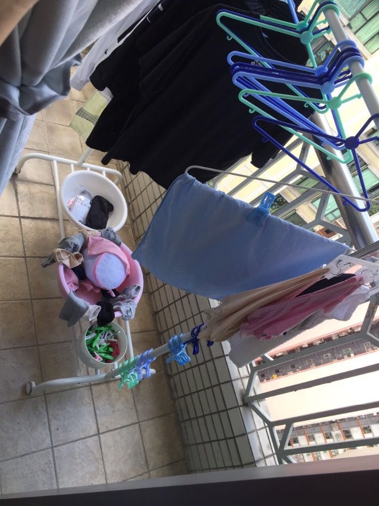 $6500 Paradise Square, single room, big balcony (No.3 Kwong Wa Street, Mongkok) girls only限女生。近旺角东地铁站，百利达广场两室一厅有阳台-大房。（有家具）可拎包即刻起租 - Mong Kok/Yau Ma Tei - Bedroom - Homates Hong Kong