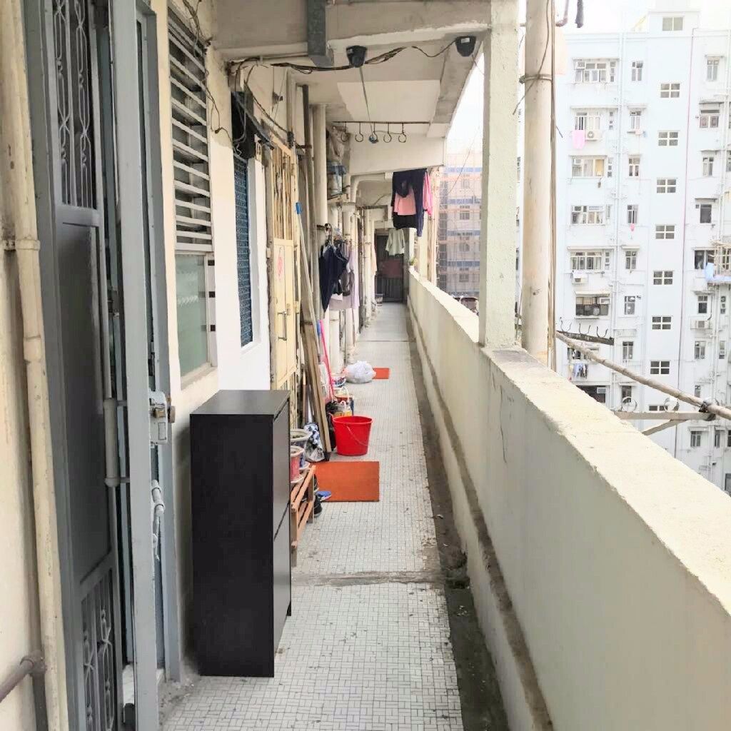 特大 唐樓 四通八達 flat share - To Kwa Wan - Bedroom - Homates Hong Kong