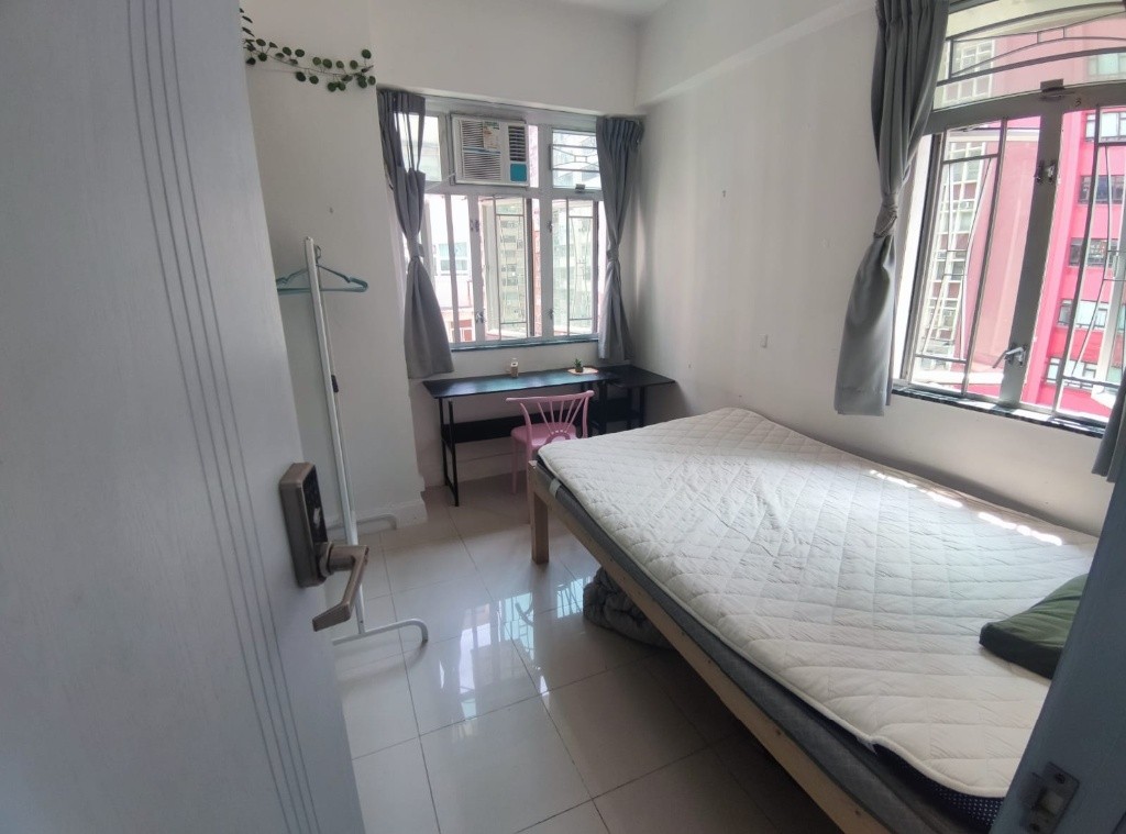 油麻地寶翠大廈 $5500(男生共居)Yau Ma Tei Coliving(Big room) - Mong Kok/Yau Ma Tei - Bedroom - Homates Hong Kong