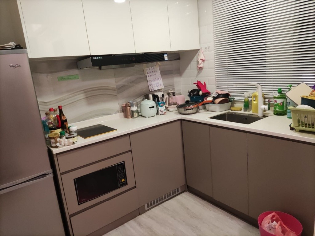 油麻地金堂大廈女生共居空間 Yau Ma Tei  Coliving Space for Rent very close to MTR station - 旺角/油麻地 - 房间 (合租／分租) - Homates 香港