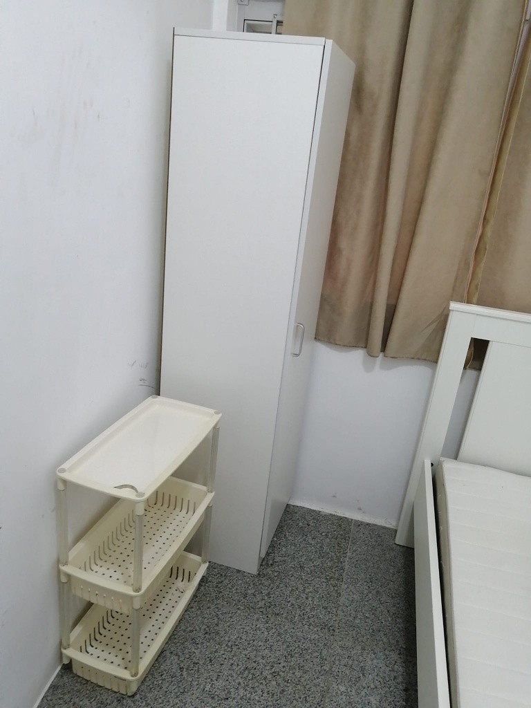 深水埗明華大廈出租可-Ming Wah Building.  Sham Shui Po for Rent( residential Use) coliving male(商住用途)Commercial  and living use) - Sham Shui Po - Bedroom - Homates Hong Kong