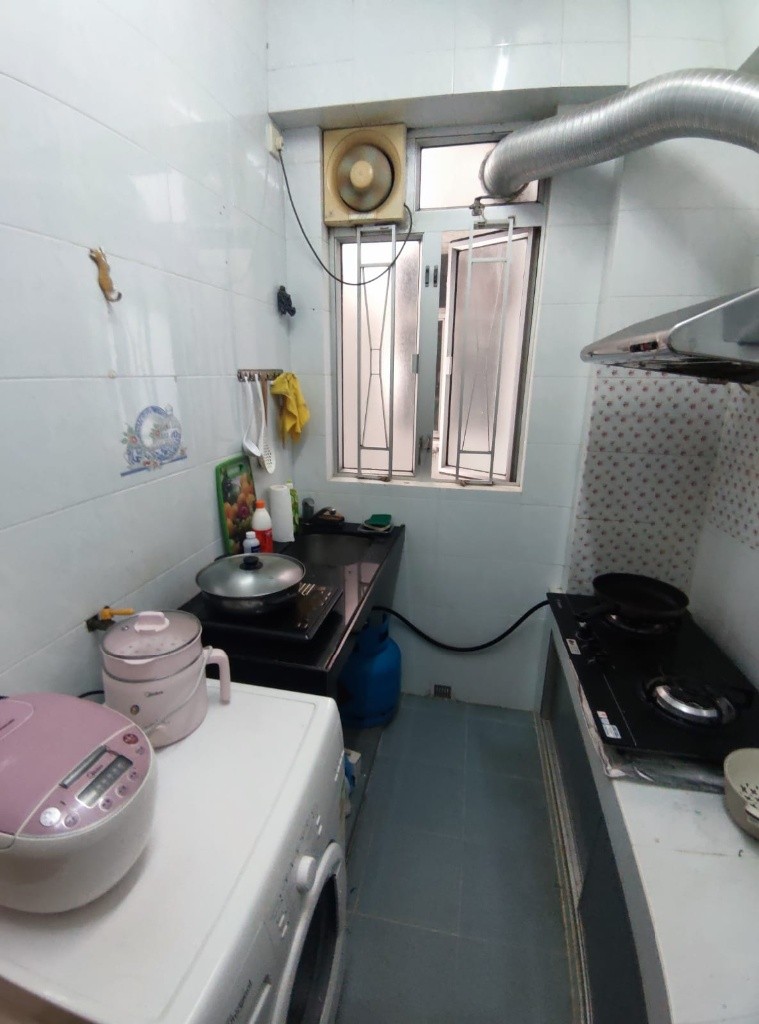 南昌站欽州街1號昌遠大廈男單人房 Male living room for rent near  Nam Cheong Station - Sham Shui Po - Bedroom - Homates Hong Kong