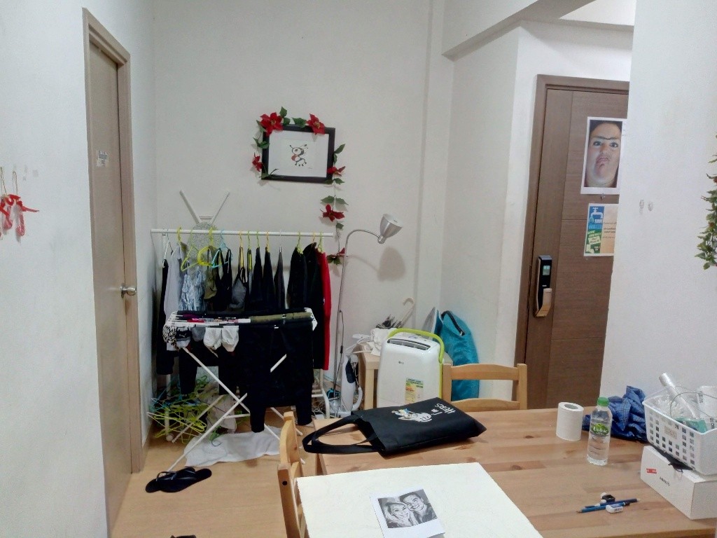 Wai Chai Shared Flat with Rooftop located - Causeway Bay - Bedroom - Homates Hong Kong