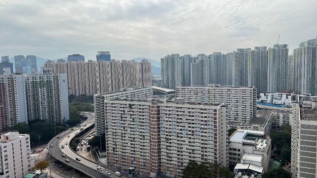  荀租盤免佣高層3房改大2房，近彩虹 地鐵，向西南開揚景觀 - Diamond Hill/Choi Hung - Flat - Homates Hong Kong