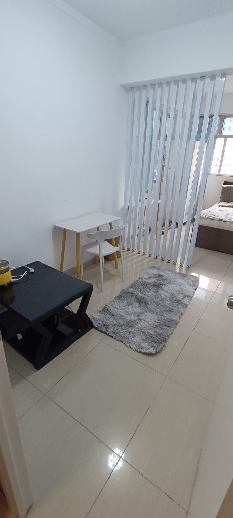 Sham Shui Po female Coliving space  Cheung Sha Building - Sham Shui Po - Bedroom - Homates Hong Kong