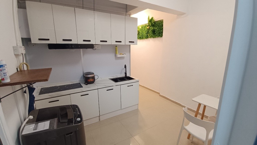 Sham Shui Po female Coliving space  Cheung Sha Building - Sham Shui Po - Bedroom - Homates Hong Kong