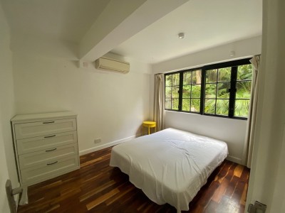 Sharing a pool villa - Chi fai path 
