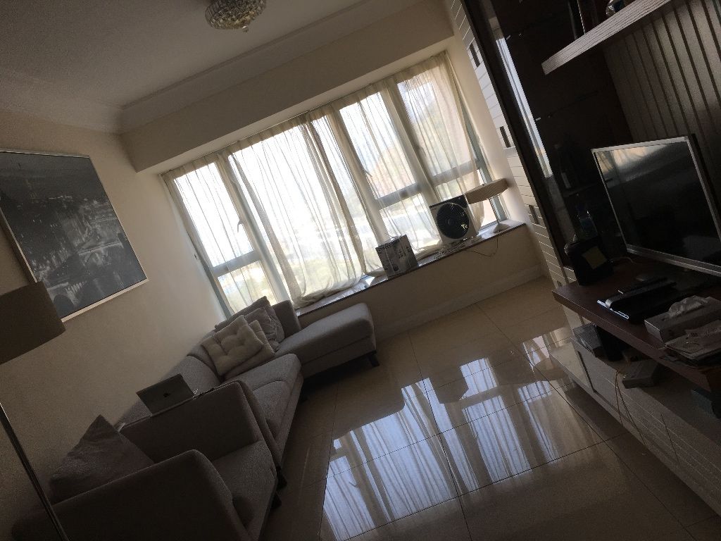 Lovely shared flat: Master bed room w/ private bathroom - Tung Chung - Bedroom - Homates Hong Kong