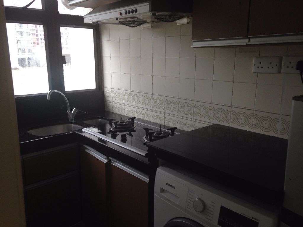 Clean 12.5 minutes to TST  - Mei Foo - Flat - Homates Hong Kong