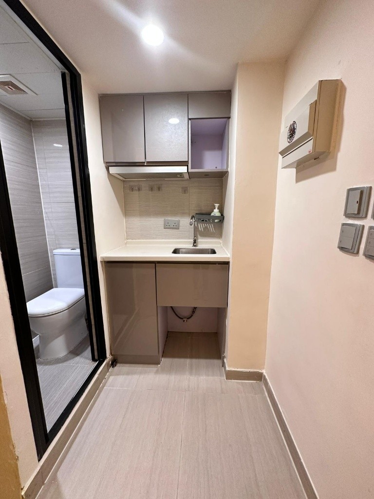 開放式雅裝 , 乾淨通爽 , 民生區 , 近地鐵 , 即打90358312約睇 - Prince Edward - Bedroom - Homates Hong Kong