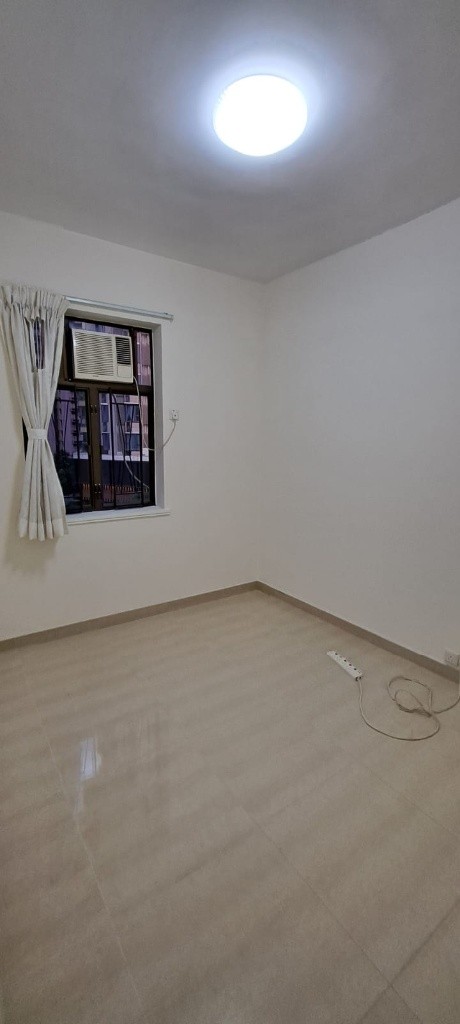 清淨地段 低層平房有電梯 超大三房業主出租免佣 聯繫Whatsapp：54221603 - North Point - Flat - Homates Hong Kong