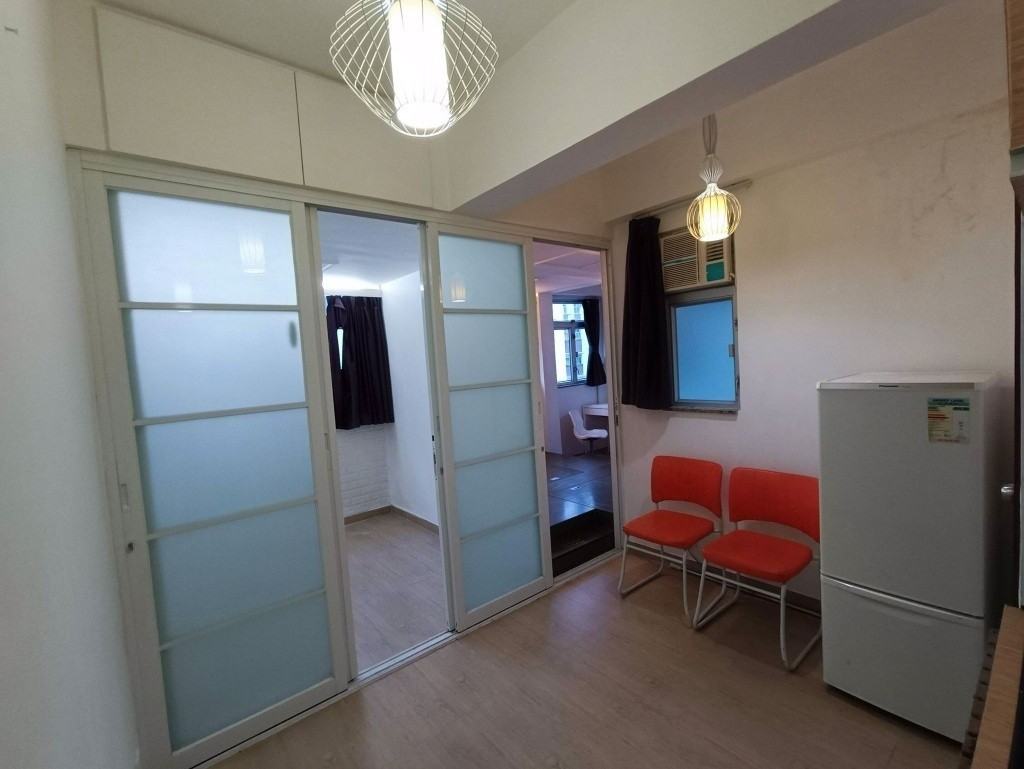 鰂魚涌 得利樓 雅裝實用 , 民生區 , 旺中帶靜 , 近地鐵whatsapp51651706 - Quarry Bay - Bedroom - Homates Hong Kong