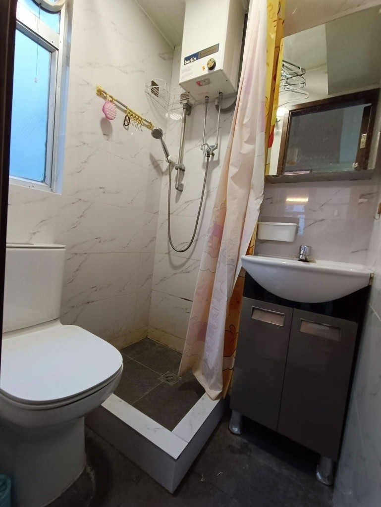 鰂魚涌 得利樓 雅裝實用 , 民生區 , 旺中帶靜 , 近地鐵whatsapp51651706 - Quarry Bay - Bedroom - Homates Hong Kong