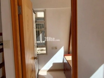 1 bed 1 living to share  - Sai Ying Pun 