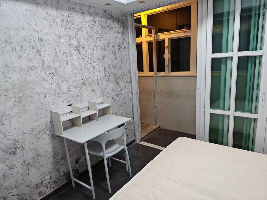 Prince Edward Coliving Space for rent英來大廈 (共居空間)出租 share kitchen Toilet - Prince Edward - Bedroom - Homates Hong Kong