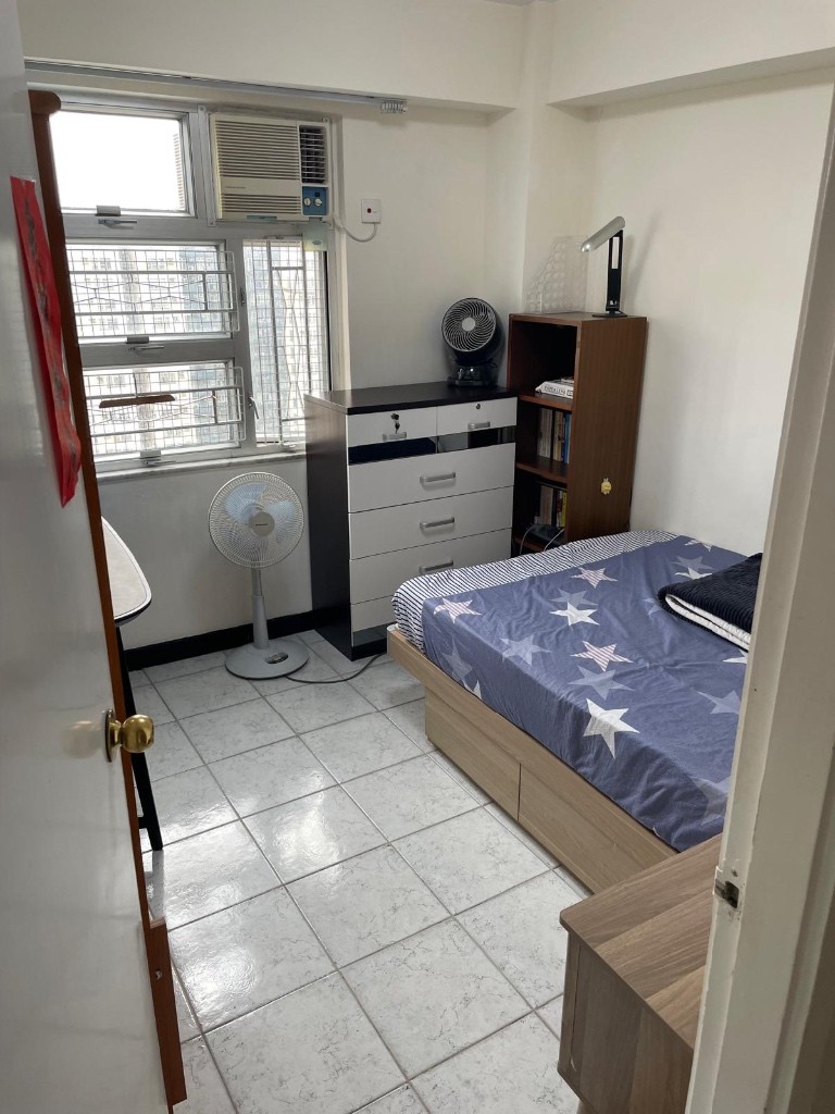 Vivian  - Mei Foo - Bedroom - Homates Hong Kong