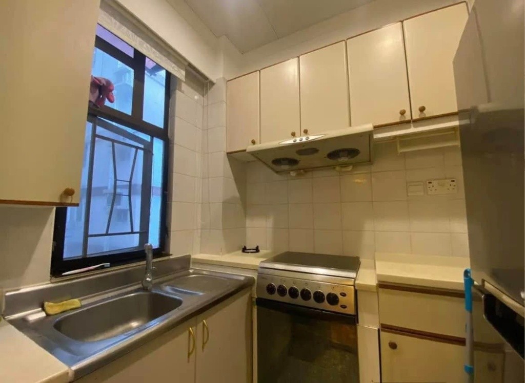 Female Flat share in Wanchai - No agency fee required.  - Wan Chai - Bedroom - Homates Hong Kong
