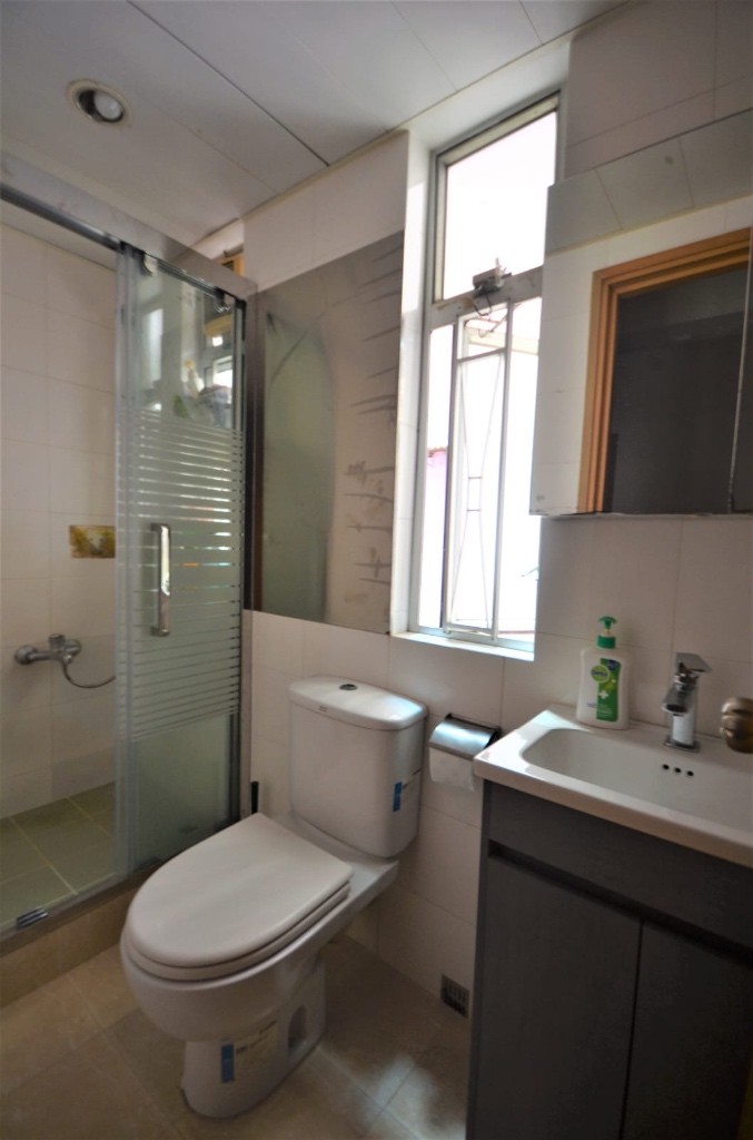 1 bedroom in a 3-room shared apartment in Mongkok - Mong Kok/Yau Ma Tei - Bedroom - Homates Hong Kong