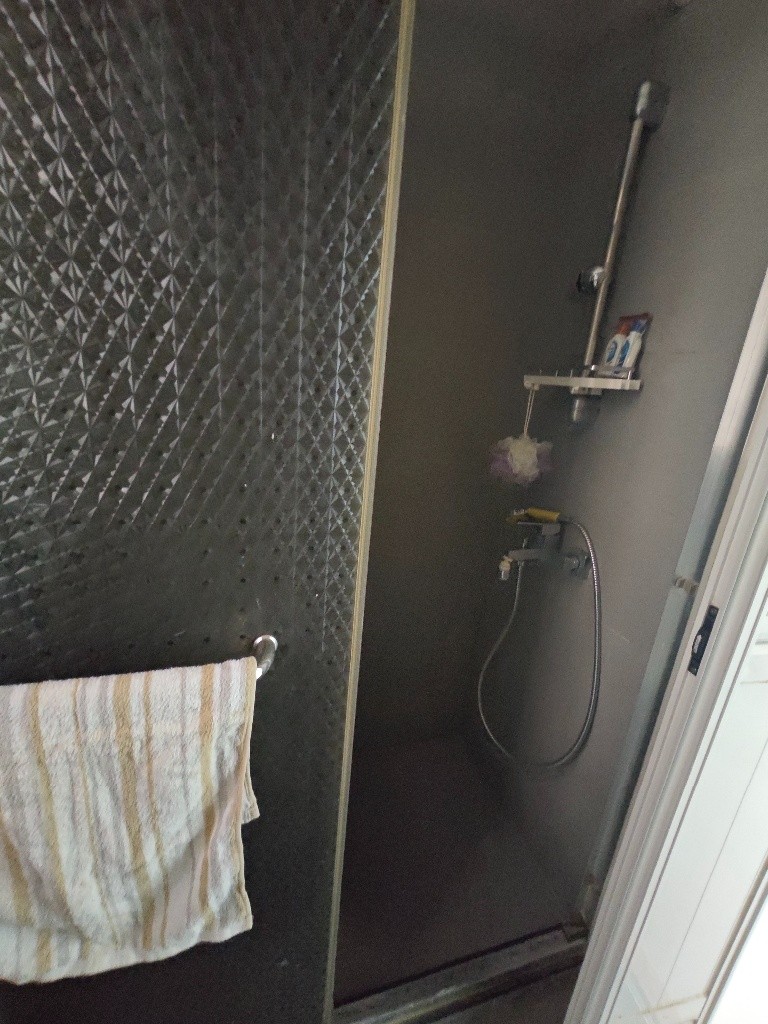 開揚交通方便新裝簡潔光猛房 - 屯門 - 房間 (合租／分租) - Homates 香港