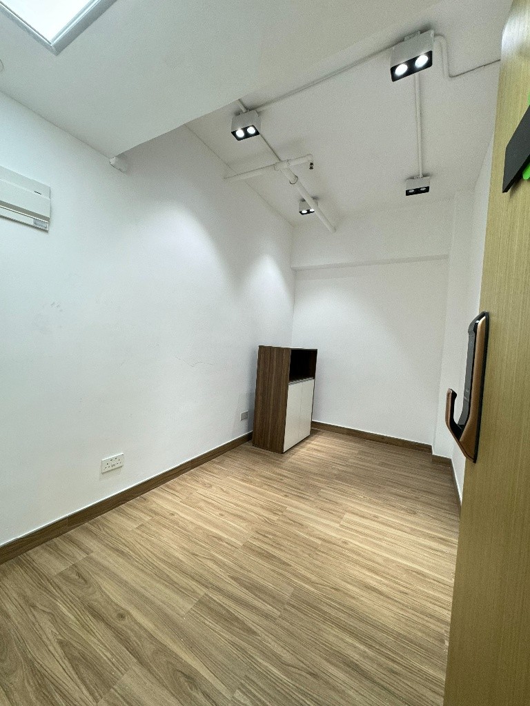 观塘港铁沿线好房，交通便利 - 观塘/秀茂坪 - 工厂大厦 - Homates 香港