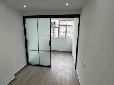 香港 -  - 太子道西141號長榮大廈