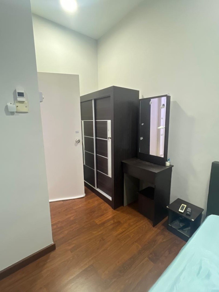 The Andes Middle Room for rent -  - Bedroom - Homates Malaysia