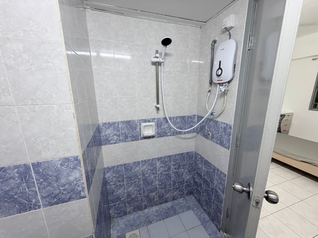 Cozy Room Near MRT @ Pelangi Damansara – RM680 (Female Only, All Bills Included) -  - Bedroom - Homates Malaysia