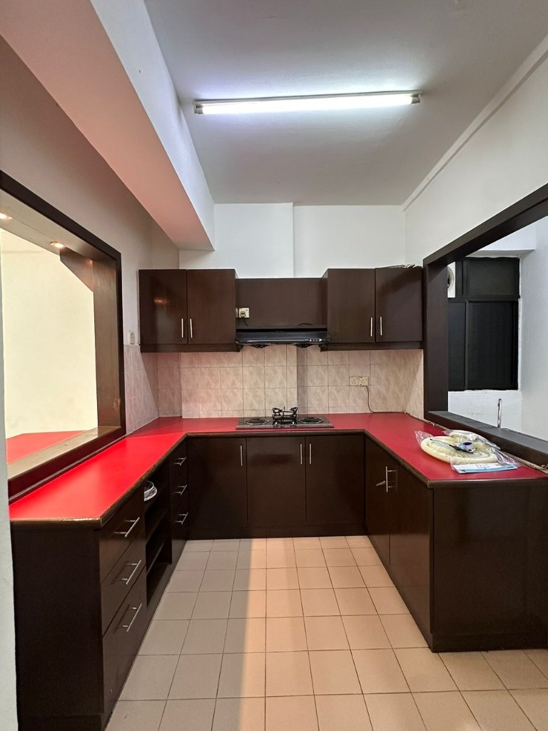 Room to rent Middle Room Bayu Tasik Condominium -  - 房间 (合租／分租) - Homates 马来西亚