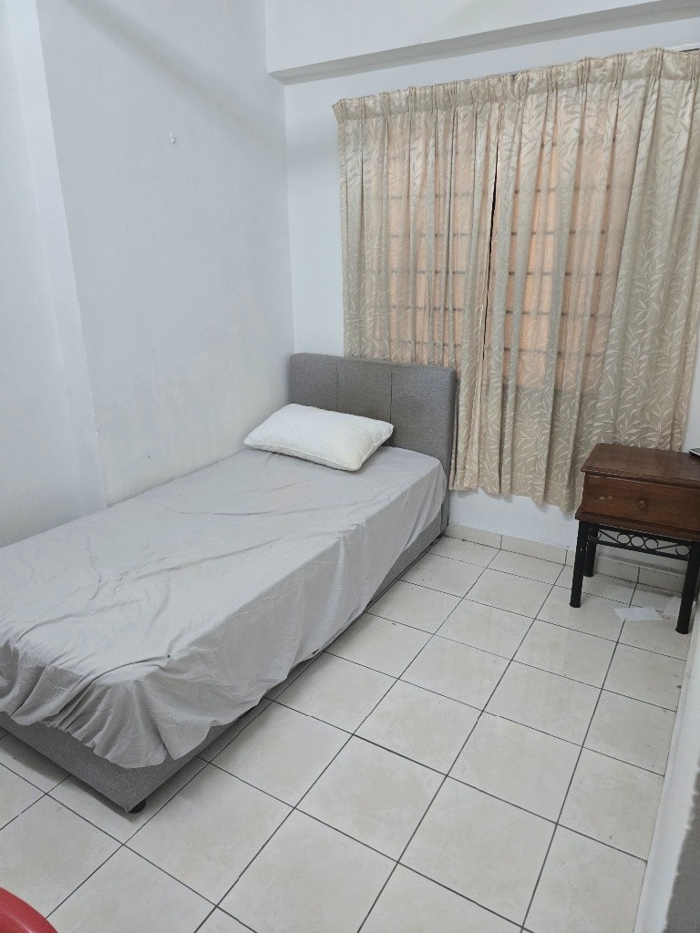 Vista komanwel c room for rent student -  - Bedroom - Homates Malaysia