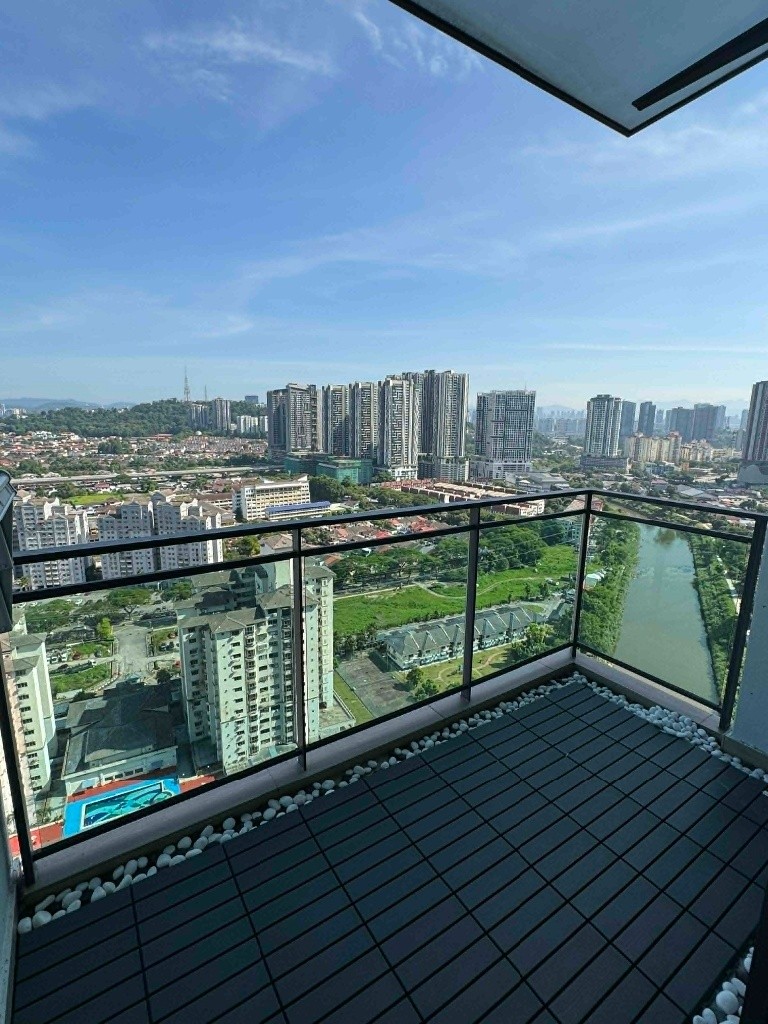 Middle Room for Rent — Fully Furnished 3R2B Condo (876 sq ft), Old Klang Road -  - Bedroom - Homates Malaysia