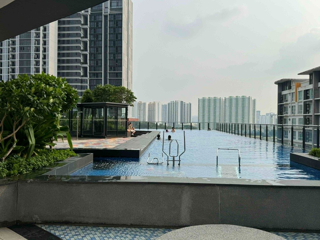 Middle Room for Rent — Fully Furnished 3R2B Condo (876 sq ft), Old Klang Road -  - Bedroom - Homates Malaysia