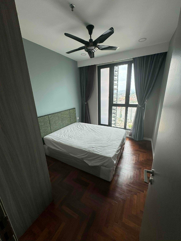 Middle Room for Rent — Fully Furnished 3R2B Condo (876 sq ft), Old Klang Road -  - Bedroom - Homates Malaysia