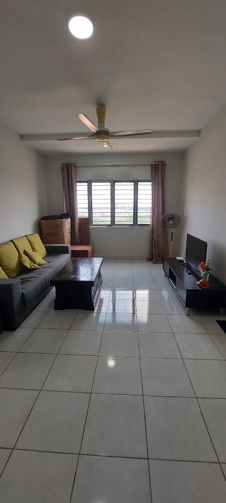 MIDDLE ROOM FOR RENT -  - 房間 (合租／分租) - Homates 馬來西亞