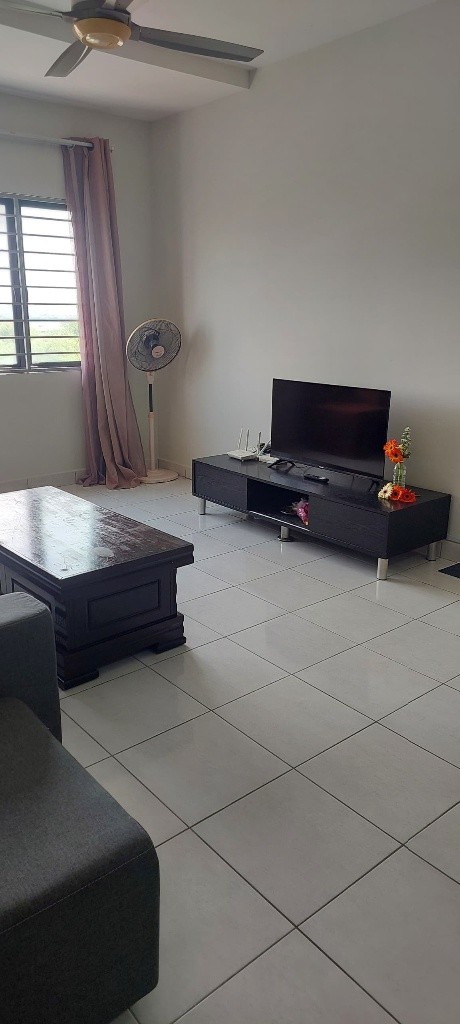 MIDDLE ROOM FOR RENT -  - 房間 (合租／分租) - Homates 馬來西亞